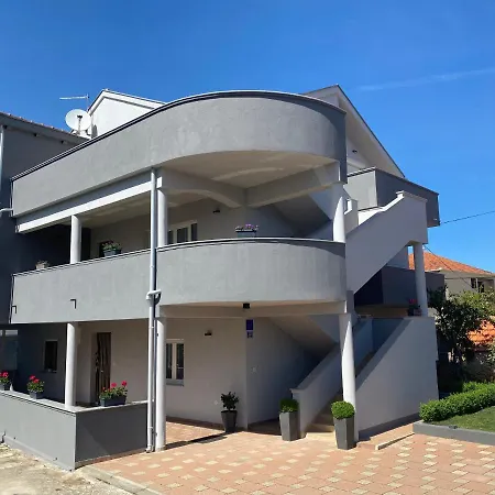 Apartamento Nada Sukošan