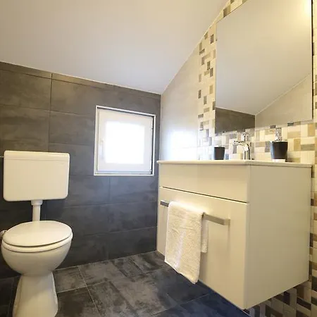 Apartament Nada *