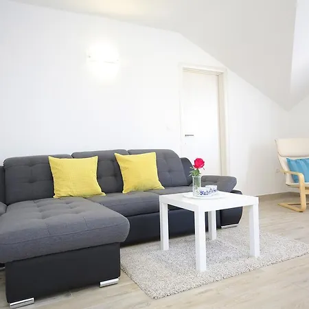 Nada Apartament *